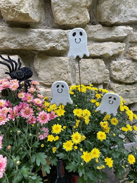 Happy Ghost Garden Stake Spooky Plant Decor Clay Ghost Halloween Decor