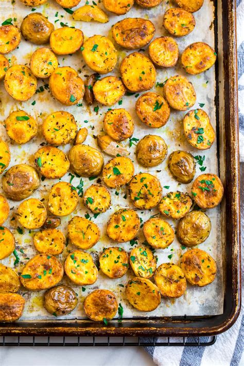 Oven Roasted Potatoes Simple And Crispy Wellplated Com