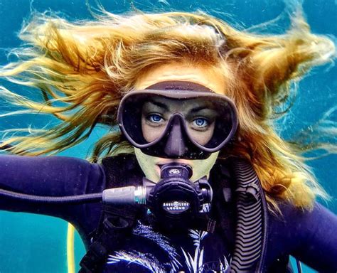Interchelactic Scuba Girl Photo And Video Underwater Hair