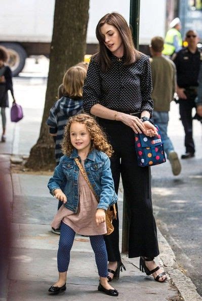 Anne Hathaway Childhood