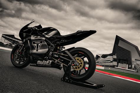 Triumph Präsentiert Den Neuen Motor Für Die Moto2 Wm
