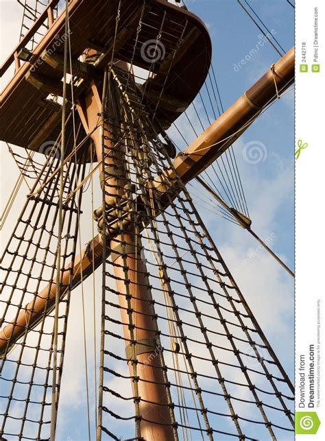 Tall Ship Ropes And Knots Tall Ship Rigging Ship Mast Old Sailing