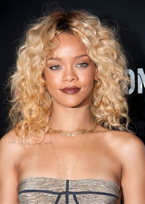 It's take a sure angle. blonde | Rihanna blonde hair, Rihanna hairstyles, Rihanna ...