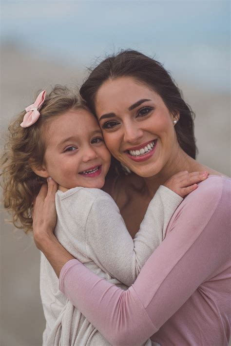 Mother Daughter Photograph Posing Beach Portraits Mommy Daughter Pictures Father Daughter