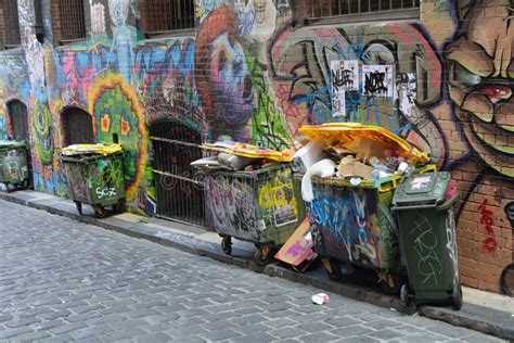 Graffiti And Trash In Alleyway Editorial Image Image Of Alleyway
