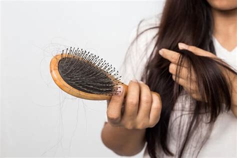 هل الفطريات تسبب تساقط الشعر