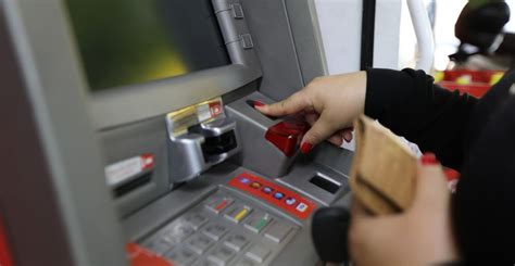 Bloqueio de pagamentos para quem não fez procedimento na pandemia volta em junho. Como fazer a prova de vida do INSS no Bradesco? Saiba aqui