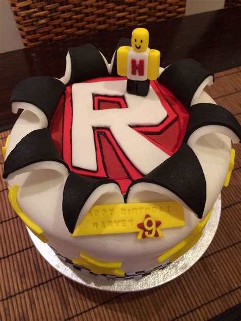 11 Best Roblox Birthday Party Images On Pinterest Roblox Cake Roblox