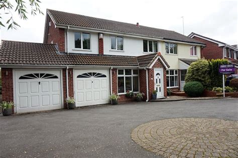 4 Bedroom Semi Detached House For Sale In Olga Drive Tipton Dy4 0bg