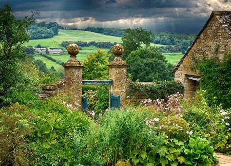 My Current Wallpaper Raining English Countryside Cotswolds New England Farmhouse
