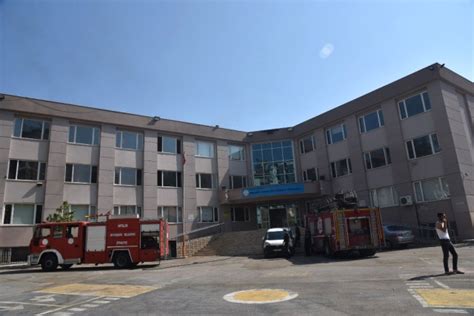 Antalya yangın ile ilgili 13 haberin 1/1 sayfası gösterilmektedir. Antalya'da Bir Okuldaki Yangın Korkuttu - Son Dakika