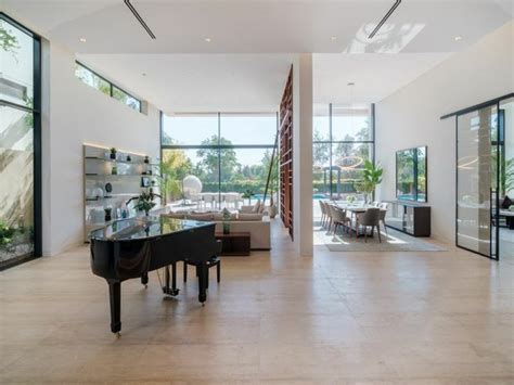 Luxury Villas With Elevator For Sale In Jumeirah Golf Estates Dubai