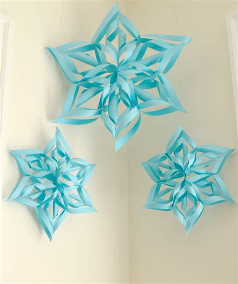 15 Diy Paper Snowflakes For Winter And Christmas Decor Shelterness