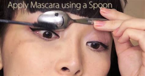 Dip the angle brush in your eyeliner pot and place it on the outer edge of your eye creating an angle with your temples. Apply Eye Makeup Using A Spoon - Videos - Metatube