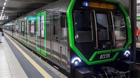 Gli Orari Di Bus Metro E Tram A Milano Per Il Natale 2021