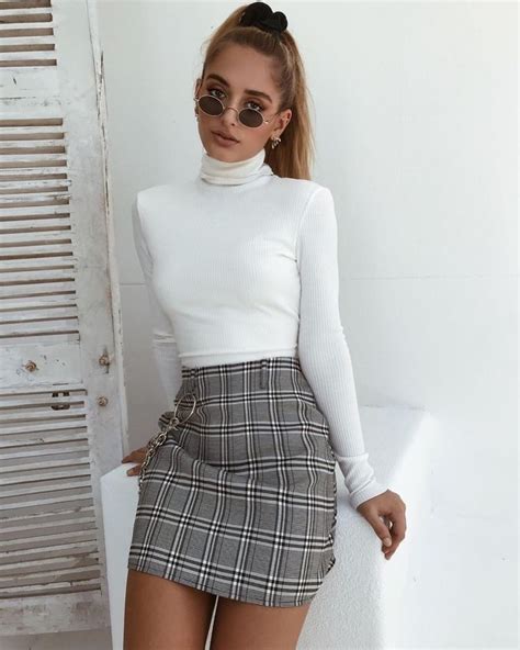 Girly Fall Outfit Checkered Skirt With White Turtleneck 🍪 Girly