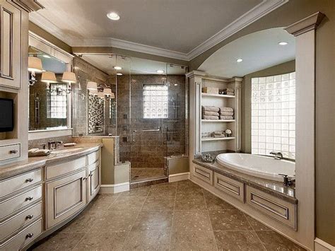 Discover inspiration for your bathroom remodel, including colors, storage, layouts and organization. 9 Master Bathroom Designs for Inspiration [Curated Photo ...