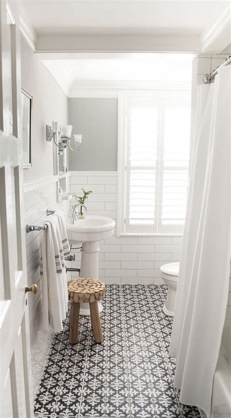 25 Ideas To Remodel Your Craftsman Bathroom
