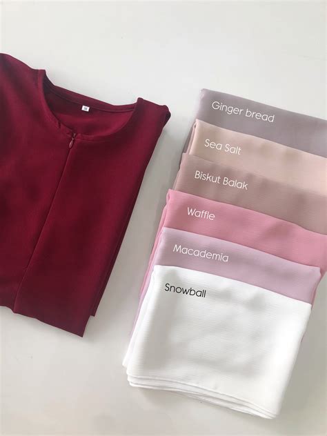 KakTin on Twitter: "Baju warna maroon pula, sesuai pakai warna tudung