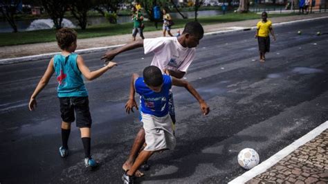 Jugar Al Fútbol En La Adolescencia Beneficioso Para Los Huesos