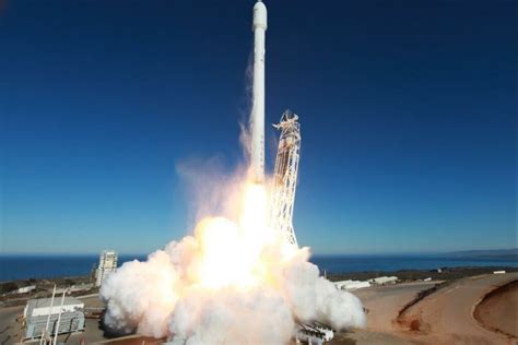 Spacex's dragon capsule is once again heading to the . SpaceX Says Falcon 9 Upper Stage Did Not Explode in Orbit ...