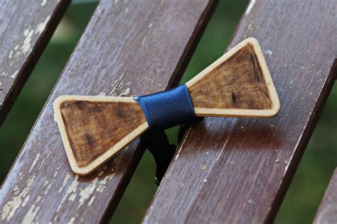 Wooden bow tie with pyrography. Ξύλινα παπιγιόν με πυρογραφία | Wooden bow tie, Wooden bow, Wooden