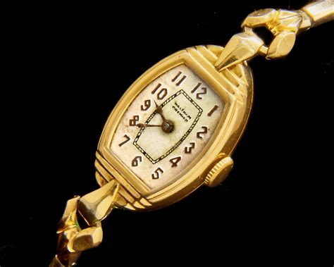 Solid 14k Gold 1930s Vintage Waltham Premier Wristwatch 1938 Dainty