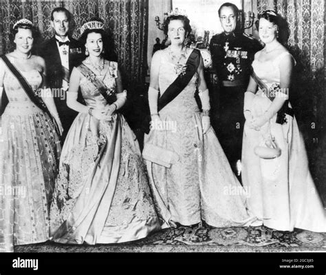 La Reina Isabel Ii Y La Reina Juliana Fotografías E Imágenes De Alta Resolución Alamy
