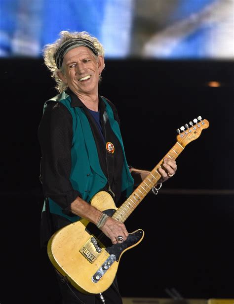 Keith Richards Says The Beatles Sgt Peppers Was Rubbish Time