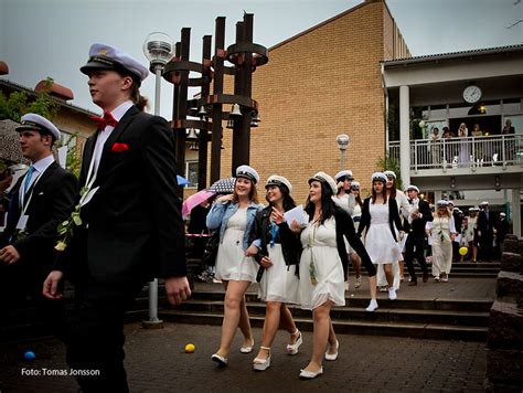 542 likes · 29 talking about this · 343 were here. Tomas vardagsbilder: Studenterna springer ut vid ...