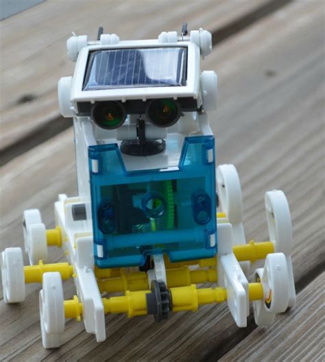 Solar Robot Kit Petagadget
