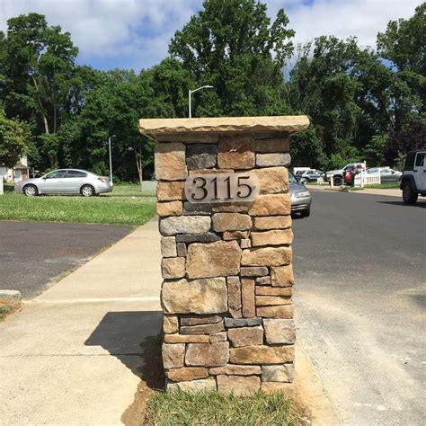 Mailbox ideas will help your house stand out from the others on your street. 2020 的 38 Adorable Stone Mailbox Ideas and Designs for 2020 主题