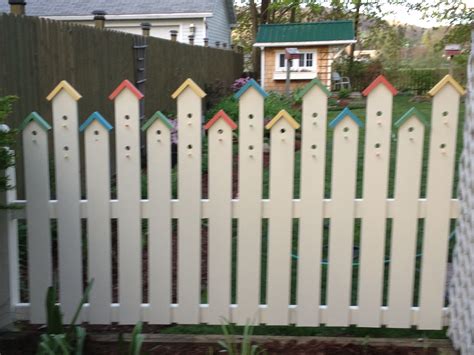 Pin By Pat Driscoll On Garden Ideas Backyard Fences Bird House Bird