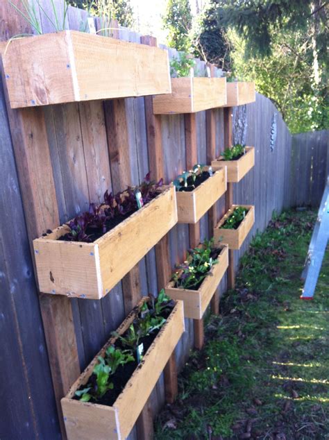 30 Planter To Hang On Fence