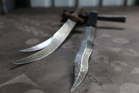 Turkish Metalsmith Exports Handmade Damascus Steel Swords Daily Sabah