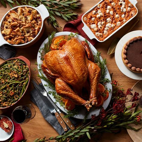 I think thanksgiving dinner is generally served in the afternoon. 7 Thanksgiving Dinners That Can Be Ordered Online And Shipped To Your Door