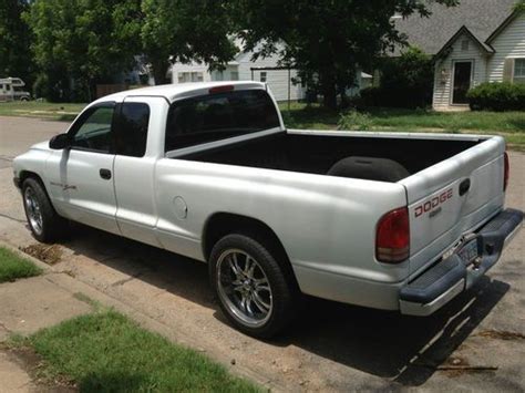 Find complete 1998 dodge dakota info and pictures including review, price, specs, interior features, gas mileage, recalls, incentives and much more at iseecars.com. Purchase used 1998 Dodge Dakota Sport Extended Cab Pickup ...