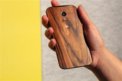 Motorola Teases Beautiful Wood Backed Moto X Devices