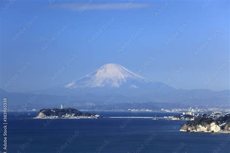 江ノ島と富士山 Stock 写真 Adobe Stock