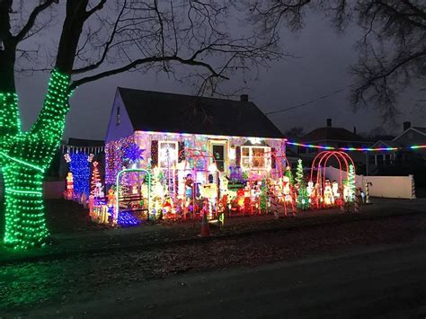 Want To See Holiday Lights In Massachusetts Heres Where To Go