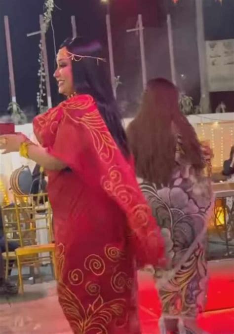 شاهد بالصورة والفيديو حسناوات سودانيات يستعرضن جمالهن خلال حفل خارج السودان بفواصل من الرقص