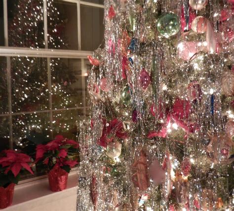 Perfect for anyone on a budget and trying to save money or those in search of unique decorations that don't look like everyone else's. Tinsel Decorations Christmas - Design Decoration