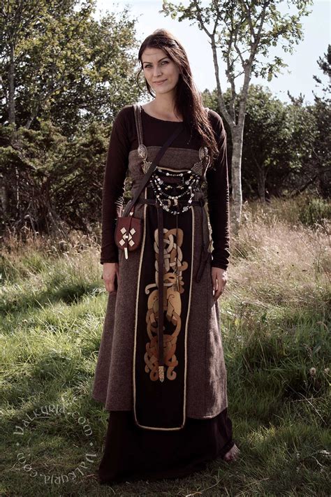 Valkyrja Vorar Eptir Vetr 🌱 Viking Cosplay Viking Garb Medieval