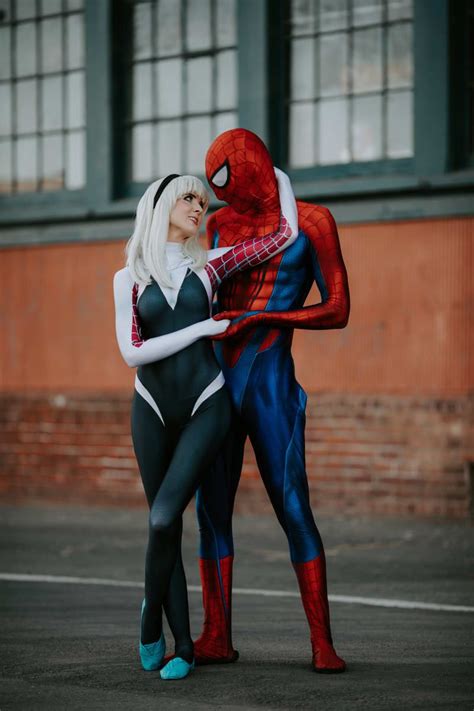 this couple did an amazing spiderman themed photo shoot spiderman couples cosplay gwen spiderman