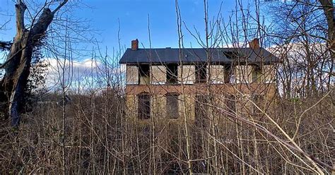 Abandoned Farmhouse In Ohio With Yellow Rooms Album On Imgur