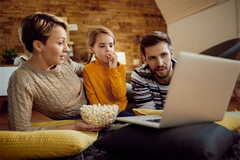 √ Panduan Lengkap: Cara Menonton TV di Laptop