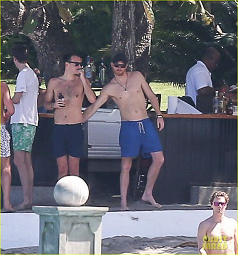 Prince Harry Goes Shirtless At The Beach In Jamaica Prince Harry Photos Prince Harry Prince
