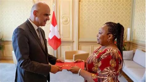 Suíça Acredita Filomena Delgado Como Embaixadora De Angola Jornal Opaís