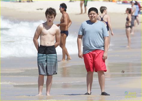 Nolan Gould Goes Shirtless Aubrey Anderson Emmons Makes Sandcastles On