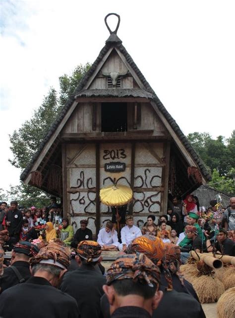Kampung Wisata Adat Cisungsang Lebak Banten